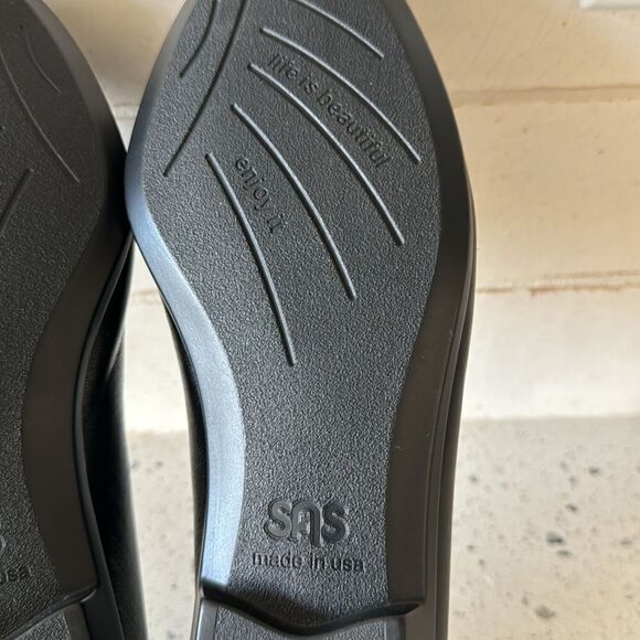 SAS Tripad Comfort Slip On Black  Leather Loafers Toe Bow Flats Size 6 Wide NWOB - Picture 9 of 16